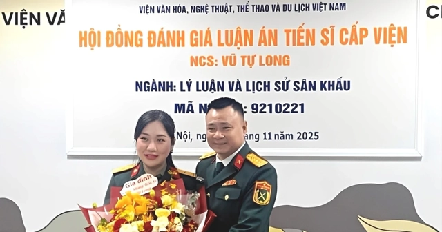 NSND Tự Long trở thành Tiến sĩ