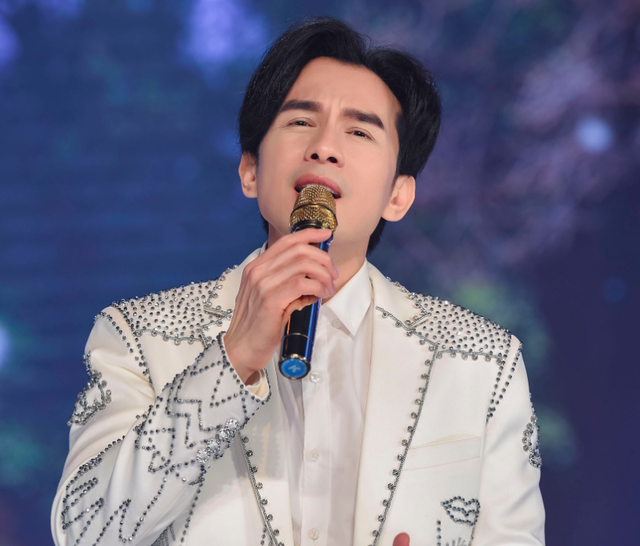 Miệt mài đi hát tới tận tuổi U50, Đan Trường gây bất ngờ với gia tài lớn nhất