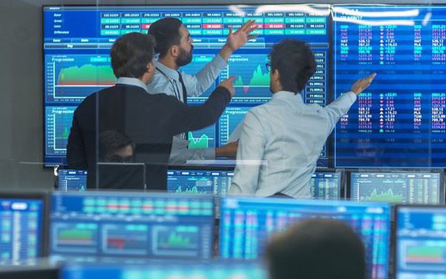 Phiên 6/11: Khối ngoại thẳng tay bán ròng hơn 1.200 tỷ đồng, "xả" mạnh loạt cổ phiếu ngân hàng