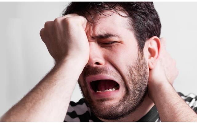 Chứng khoán Việt Nam làm sao thế?