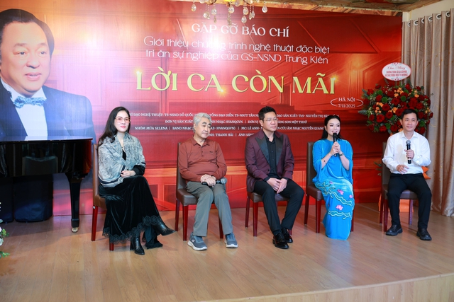 NSND Quang Thọ, NSƯT Tân Nhàn cùng loạt nghệ sĩ gạo cội cùng quy tụ trong một sự kiện đặc biệt của Nhạc viện