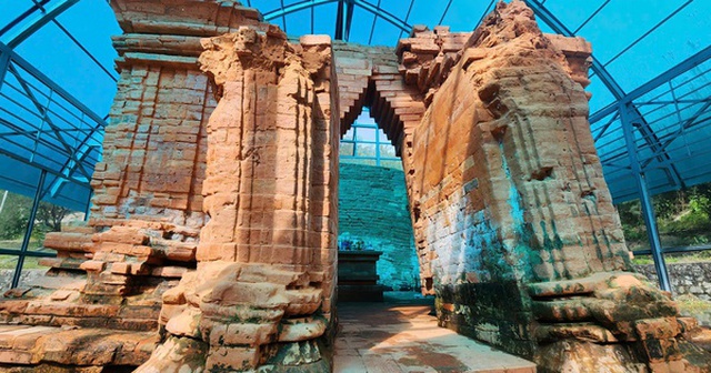 Bị Phó Chủ tịch TP Huế phê bình, cuộc "giải cứu" tháp Chăm hơn 1.200 năm tuổi ra sao?