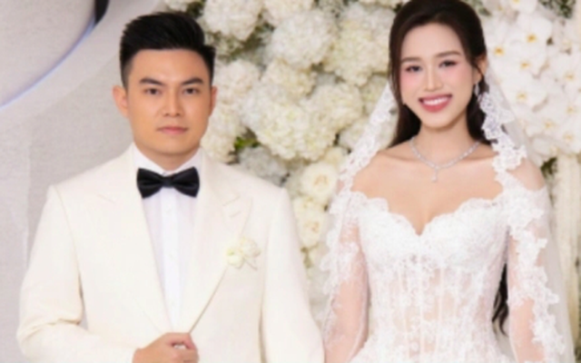 Hoa hậu Đỗ Thị Hà rạng rỡ bên chồng thiếu gia trong lễ cưới ở Hà Nội