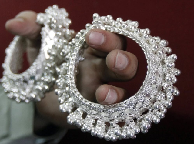 Một tài sản giá tăng 102%, bỏ xa vàng, dự kiến chưa dừng đà tăng: Gây sốt từ giới đầu tư đến nhà sản xuất