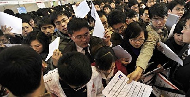 Nam nhân viên bị sa thải đúng ngày sinh nhật, nộp cả trăm CV không ai ngó tới: Chỉ đổi 2 chi tiết trong hồ sơ, đời sang trang bất ngờ