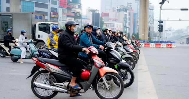 Hình ảnh bất ngờ trên các tuyến phố Hà Nội sau khi 1.837 camera AI chính thức đi vào hoạt động