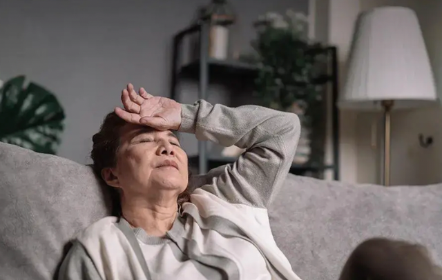 Con cái hiếu thảo đến mấy cũng đừng đón cha mẹ lên thành phố ở cùng: Người từng trải nói sự thật khó nghe