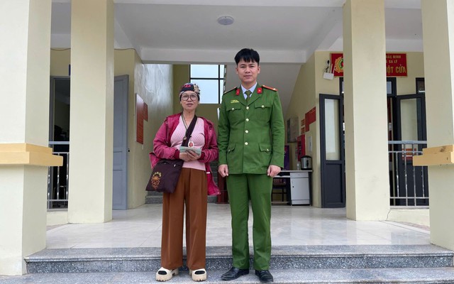 Chuẩn bị chuyển 300 triệu đồng vào tài khoản ngân hàng của chính mình: Người phụ nữ bất ngờ dừng giao dịch và đến công an nhờ hỗ trợ