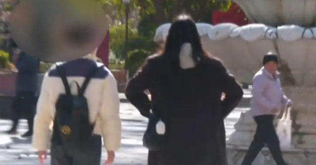 Cha chi hơn 370 triệu cho con học đại học, đến cao học không kham nổi nữa bất ngờ bị con gái kiện ngược