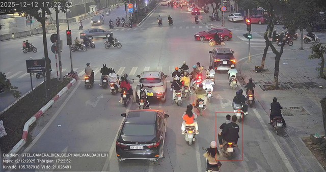 86 chủ xe vượt đèn đỏ, không đội mũ bảo hiểm được phát hiện qua camera AI có biển số sau nhanh chóng nộp phạt nguội theo Nghị định 168