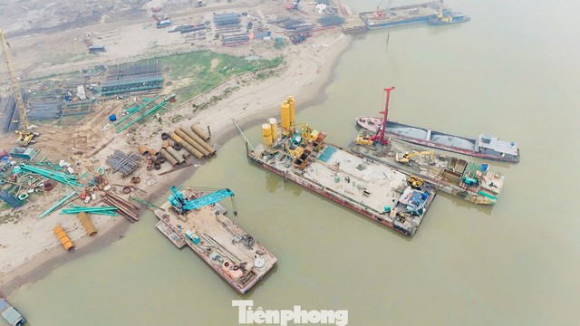 Cận cảnh công trường cầu Hồng Hà gần 10.000 tỷ đồng bắc qua sông Hồng - Ảnh 3.