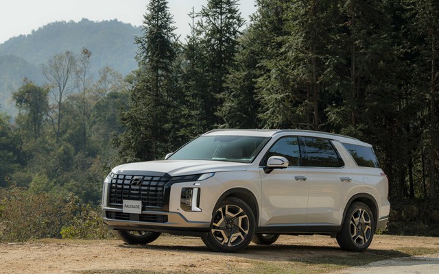 Tháng này, Hyundai Palisade giảm giá tối đa 200 triệu, Santa Fe 180 triệu