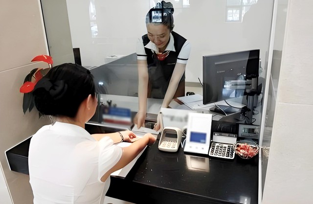 Người phụ nữ gửi tiết kiệm 3,7 tỷ đồng, 5 năm sau tài khoản còn 0 đồng liền kiện ngân hàng, tòa tuyên bố: 1 bên phải bồi thường 4,4 tỷ đồng