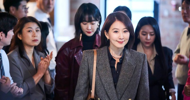 Mỹ nhân đổi đời nhờ 19 tuổi mà nhìn như U60: Càng đóng phim càng trẻ, body bén đứt tay