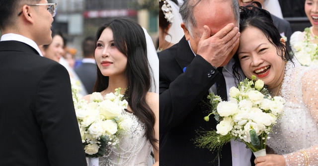 Hiếm có nhất Việt Nam: Con dâu và mẹ chồng mặc váy cưới cùng 1 ngày, hạnh phúc này "quá vuýp"