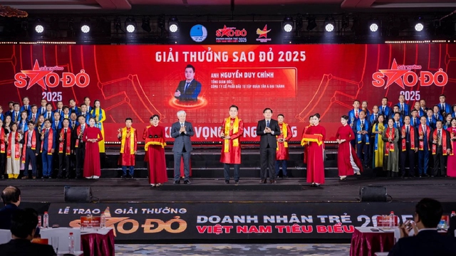 Tổng giám đốc Tân Á Đại Thành: Từ cậu bé 8 tuổi lẽo đẽo theo mẹ lội bùn xây nhà xưởng đến CEO tranh luận “nảy lửa” với Chủ tịch khi quyết giữ sản xuất là trụ cột dù bất động sản đang rất “nóng”- Ảnh 15. Tổng giám đốc Tân Á Đại Thành: Từ cậu bé 8 tuổi lẽo đẽo theo mẹ lội bùn xây nhà xưởng đến CEO tranh luận “nảy lửa” với Chủ tịch khi quyết giữ sản xuất là trụ cột dù bất động sản đang rất “nóng”- Ảnh 15.