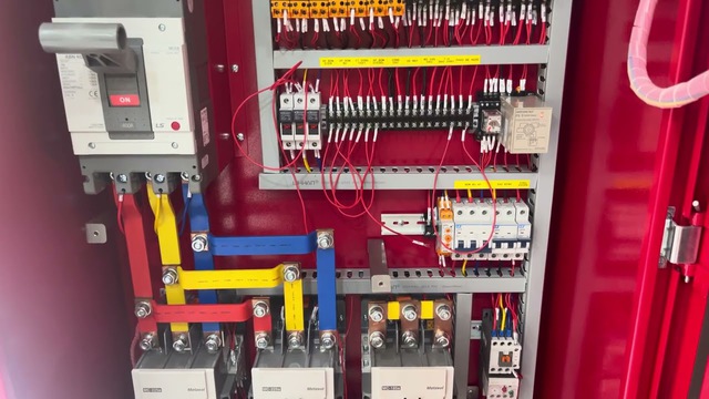 Người đàn ông nhận được hóa đơn 74 triệu đồng tiền điện chỉ trong 1 tháng: Thợ điện cắt thử 3 sợi dây, phát hiện điều không ngờ suốt 6 năm qua