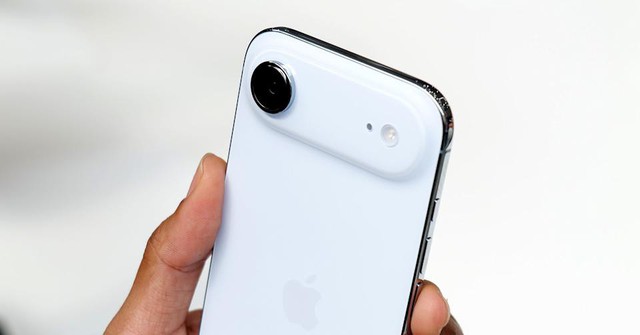 iPhone mới của Apple "thủng đáy", rớt giá thảm hại khiến người mua "khóc thét"