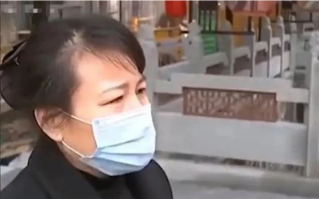 Gửi hơn 10 tỷ đồng vào ngân hàng với lãi suất 5,6%/năm, 1 năm sau, người phụ nữ đi rút tiền thì được thông báo: "Chúng tôi chưa từng đưa ra mức lãi suất đó" Gửi hơn 10 tỷ đồng vào ngân hàng với lãi suất 5,6%/năm, 1 năm sau, người phụ nữ đi rút tiền thì được thông báo: "Chúng tôi chưa từng đưa ra mức lãi suất đó"