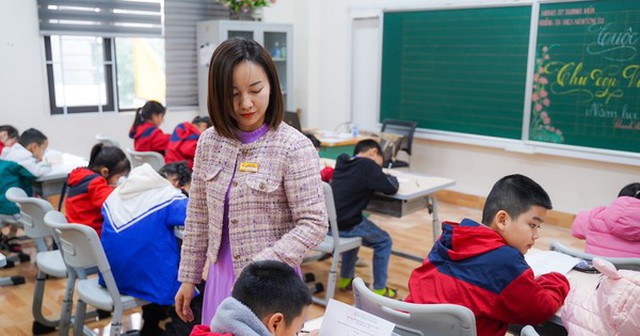 Giáo viên tiểu học tâm tư khi bị cấm dạy thêm, trường yêu cầu viết cam kết Giáo viên tiểu học tâm tư khi bị cấm dạy thêm, trường yêu cầu viết cam kết