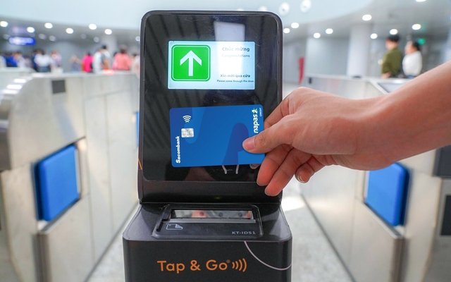Hệ thống thanh toán vé tự động Metro số 1 chấp nhận thêm thẻ NAPAS Hệ thống thanh toán vé tự động Metro số 1 chấp nhận thêm thẻ NAPAS