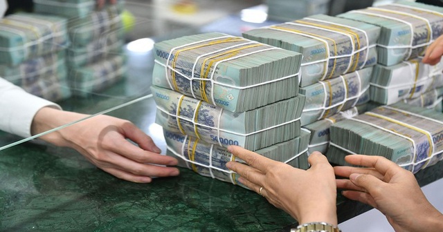 Nhiều ý kiến trái chiều về đề xuất đánh thuế thu nhập tiền lãi gửi tiết kiệm: Bất ngờ với góc nhìn chuyên gia Nhiều ý kiến trái chiều về đề xuất đánh thuế thu nhập tiền lãi gửi tiết kiệm: Bất ngờ với góc nhìn chuyên gia