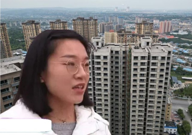 Đặt cọc mua trả góp căn hộ 7 tỷ đồng ở tầng 27, 1 năm sau người phụ nữ phát hiện tòa nhà chỉ có 26 tầng: "Tôi phải sống ở đâu?" Đặt cọc mua trả góp căn hộ 7 tỷ đồng ở tầng 27, 1 năm sau người phụ nữ phát hiện tòa nhà chỉ có 26 tầng: "Tôi phải sống ở đâu?"