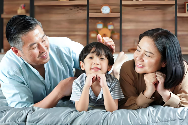 Những bậc cha mẹ "kém sang" thường hay khoe 3 thứ này về con Những bậc cha mẹ "kém sang" thường hay khoe 3 thứ này về con