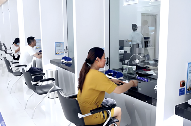 Người phụ nữ mang sổ tiết kiệm đến rút 36,6 triệu đồng, ngân hàng thông báo tài khoản không có tiền, tòa án phán quyết: Ngân hàng không cần bồi thường Người phụ nữ mang sổ tiết kiệm đến rút 36,6 triệu đồng, ngân hàng thông báo tài khoản không có tiền, tòa án phán quyết: Ngân hàng không cần bồi thường