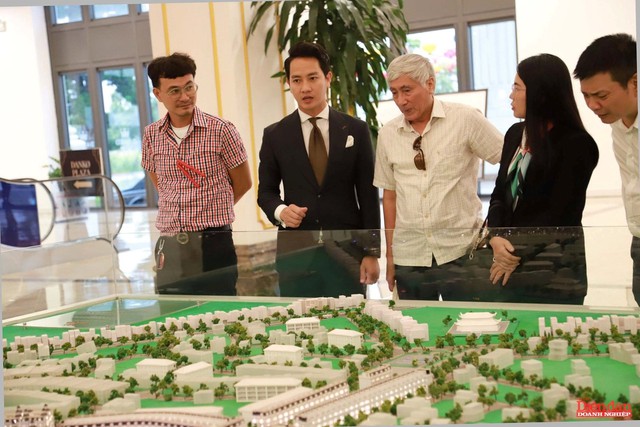 CEO Nam Long gửi tâm thư đầu năm: Nói về lý do dòng tiền kỷ lục hơn 5.400 tỷ và dự báo thị trường BĐS đang vào đà hồi phục CEO Nam Long gửi tâm thư đầu năm: Nói về lý do dòng tiền kỷ lục hơn 5.400 tỷ và dự báo thị trường BĐS đang vào đà hồi phục