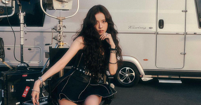 Xôn xao giá vé fanmeeting của thành viên đẹp nhất BLACKPINK tại Hà Nội, dự đoán một cuộc “đại chiến” khốc liệt!