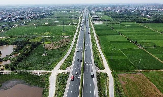 Dự án cao tốc Tp.HCM – Mộc Bài hơn 19.600 tỷ đồng có 4 nhà đầu tư quan tâm, dự kiến khởi công vào tháng 1/2026 Dự án cao tốc Tp.HCM – Mộc Bài hơn 19.600 tỷ đồng có 4 nhà đầu tư quan tâm, dự kiến khởi công vào tháng 1/2026