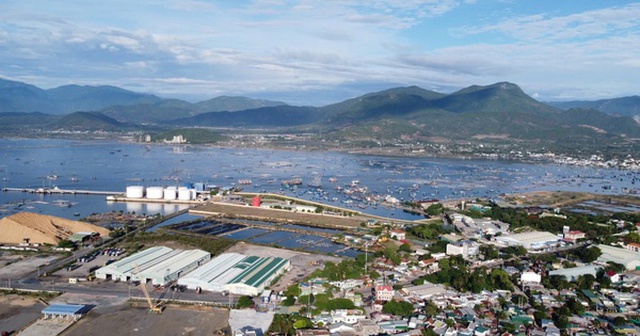 Một góc Vịnh Cam Ranh (ảnh: Báo Khánh Hòa).