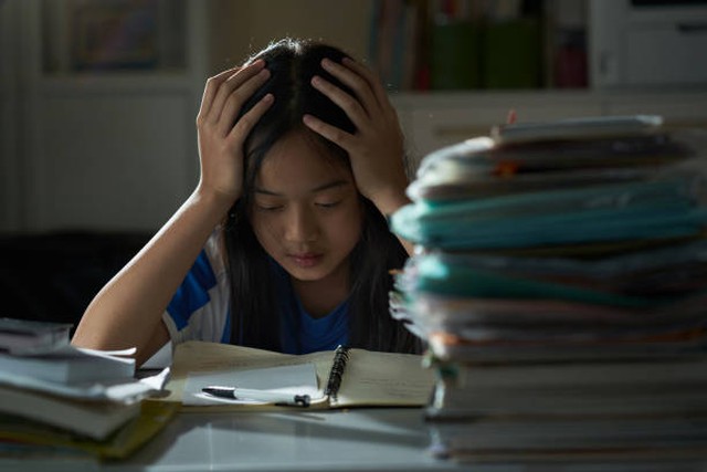 Nữ sinh có giấy báo trúng tuyển, vừa đóng 82 triệu đồng học phí nhà trường lại thông báo: "Em đỗ nhưng chúng tôi không thể nhận em" Nữ sinh có giấy báo trúng tuyển, vừa đóng 82 triệu đồng học phí nhà trường lại thông báo: "Em đỗ nhưng chúng tôi không thể nhận em"