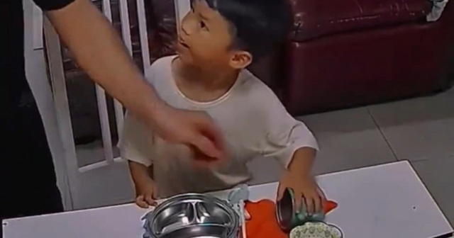 5 bức ảnh gia đình được chụp ngẫu nhiên khiến hàng ngàn người mơ ước: Gia đình bạn có từng như vậy? 5 bức ảnh gia đình được chụp ngẫu nhiên khiến hàng ngàn người mơ ước: Gia đình bạn có từng như vậy?