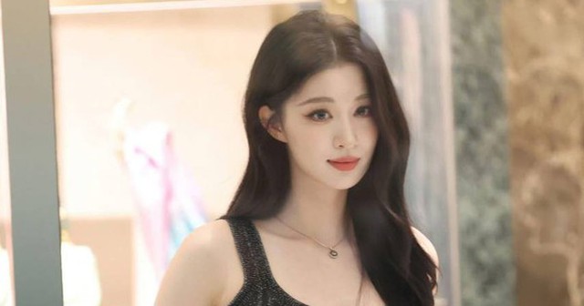 Búp bê cổ trang cũng phải chịu thua trước đôi chân triệu đô của "bản sao Lưu Diệc Phi" Búp bê cổ trang cũng phải chịu thua trước đôi chân triệu đô của "bản sao Lưu Diệc Phi"