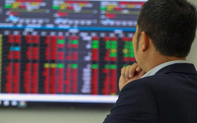 Một cổ phiếu ngân hàng bị tự doanh CTCK bán ròng gần trăm tỷ trong phiên 16/4 Một cổ phiếu ngân hàng bị tự doanh CTCK bán ròng gần trăm tỷ trong phiên 16/4