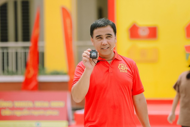 MC Quyền Linh góp tiền mở loạt công ty mỹ phẩm, du lịch…, đầu tư Khu văn hóa tín ngưỡng 200 tỷ đồng MC Quyền Linh góp tiền mở loạt công ty mỹ phẩm, du lịch…, đầu tư Khu văn hóa tín ngưỡng 200 tỷ đồng