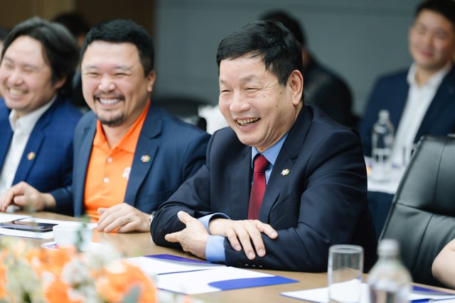 FPT “bắt tay” loạt tập đoàn lớn Indonesia, lập nhóm công tác chung xây dựng hệ sinh thái bán dẫn và AI FPT “bắt tay” loạt tập đoàn lớn Indonesia, lập nhóm công tác chung xây dựng hệ sinh thái bán dẫn và AI