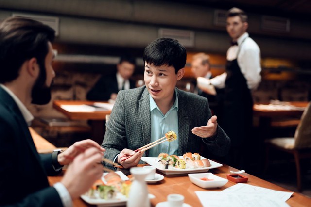 Nghe DeepSeek và Grok tiết lộ luật bất thành văn trong bữa tiệc chốn văn phòng: Người EQ cao nhất định không làm 4 điều này Nghe DeepSeek và Grok tiết lộ luật bất thành văn trong bữa tiệc chốn văn phòng: Người EQ cao nhất định không làm 4 điều này