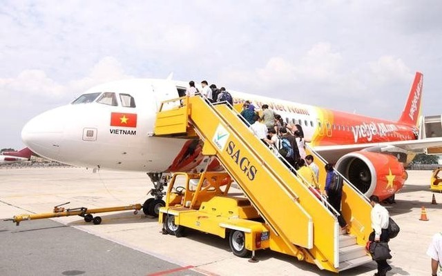 Tự thực hiện dịch vụ mặt đất ở Tân Sơn Nhất: Hãng bay của tỷ phú Nguyễn Thị Phương Thảo tiết kiệm được tới 500 tỷ mỗi năm? Tự thực hiện dịch vụ mặt đất ở Tân Sơn Nhất: Hãng bay của tỷ phú Nguyễn Thị Phương Thảo tiết kiệm được tới 500 tỷ mỗi năm?