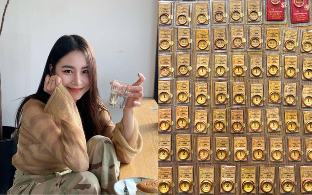 Bức ảnh 64 chiếc vàng nhẫn đóng vỉ của vợ chồng Hà Nội gây sốt, nghe tới điều này lại càng thấy nể! Bức ảnh 64 chiếc vàng nhẫn đóng vỉ của vợ chồng Hà Nội gây sốt, nghe tới điều này lại càng thấy nể!