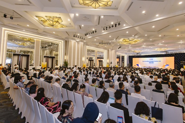 ĐHĐCĐ SHB: Mục tiêu lợi nhuận trước thuế đạt 14.500 tỷ đồng, chi trả cổ tức tỷ lệ 18%- Ảnh 1. ĐHĐCĐ SHB: Mục tiêu lợi nhuận trước thuế đạt 14.500 tỷ đồng, chi trả cổ tức tỷ lệ 18%- Ảnh 1.