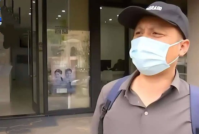 Bị ngân hàng kiện đòi trả khoản vay hơn 10 tỷ đồng, người đàn ông khẳng định chưa nhận được tiền nhưng tòa án tuyên bố: “Vẫn phải thanh toán” Bị ngân hàng kiện đòi trả khoản vay hơn 10 tỷ đồng, người đàn ông khẳng định chưa nhận được tiền nhưng tòa án tuyên bố: “Vẫn phải thanh toán”