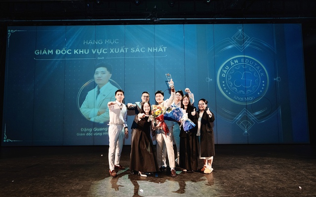 Không ai sinh ra đã vĩ đại - Nhưng ai cũng có thể vĩ đại nếu sống vì lý tưởng Không ai sinh ra đã vĩ đại - Nhưng ai cũng có thể vĩ đại nếu sống vì lý tưởng