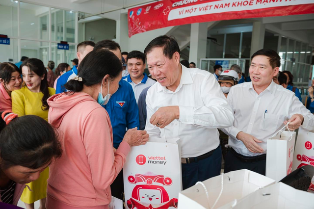 Doanh nghiệp “tăng tốc” với các dự án cộng đồng từ đầu năm 2025- Ảnh 2. Doanh nghiệp “tăng tốc” với các dự án cộng đồng từ đầu năm 2025- Ảnh 2.