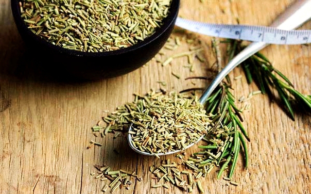 Loại lá phơi khô giúp giảm rụng tóc rõ rệt, kích thích tóc con mọc đầy đầu, còn cực tốt cho đường huyết Loại lá phơi khô giúp giảm rụng tóc rõ rệt, kích thích tóc con mọc đầy đầu, còn cực tốt cho đường huyết
