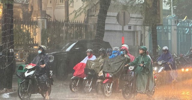 Miền Bắc mưa to, cảnh báo ngập lụt ở nhiều quận nội thành Hà Nội Miền Bắc mưa to, cảnh báo ngập lụt ở nhiều quận nội thành Hà Nội