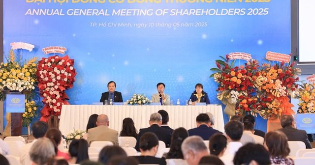 Nhiều năm ở thế “phòng thủ”, 2025 xác định là giai đoạn tăng tốc nhưng “ông trùm” nhà ở xã hội Hoàng Quân thừa nhận 5 thách thức lớn đang phải đối mặt Nhiều năm ở thế “phòng thủ”, 2025 xác định là giai đoạn tăng tốc nhưng “ông trùm” nhà ở xã hội Hoàng Quân thừa nhận 5 thách thức lớn đang phải đối mặt