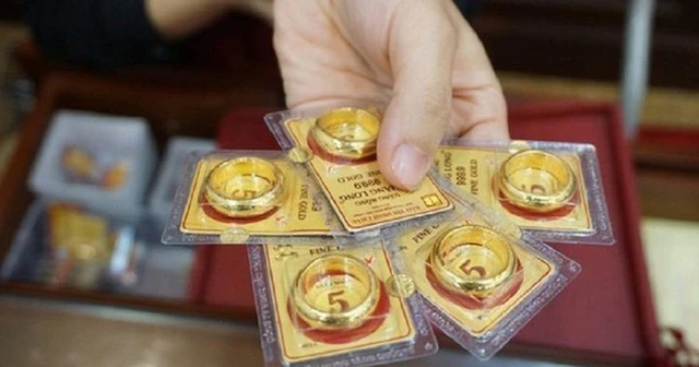 Người phụ nữ Đà Nẵng giao dịch 10 chỉ vàng tại tiệm vàng, trả 109 triệu đồng mới phát hiện vừa chuyển khoản cho lừa đảo: Công an cảnh báo thủ đoạn tinh vi Người phụ nữ Đà Nẵng giao dịch 10 chỉ vàng tại tiệm vàng, trả 109 triệu đồng mới phát hiện vừa chuyển khoản cho lừa đảo: Công an cảnh báo thủ đoạn tinh vi